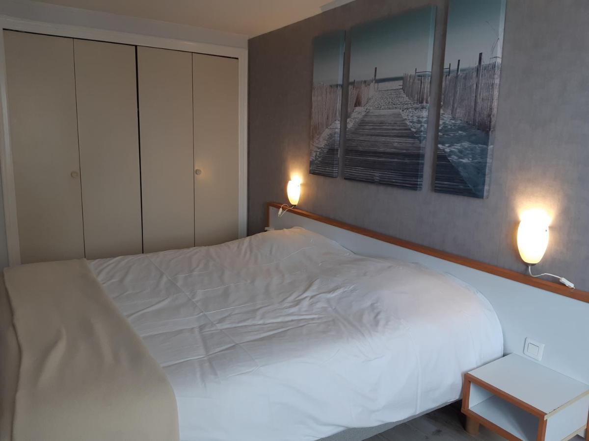 Logis Hotel Les Chardons Bleus Restaurant Le Bistrot De La Mer Roscoff Exterior photo