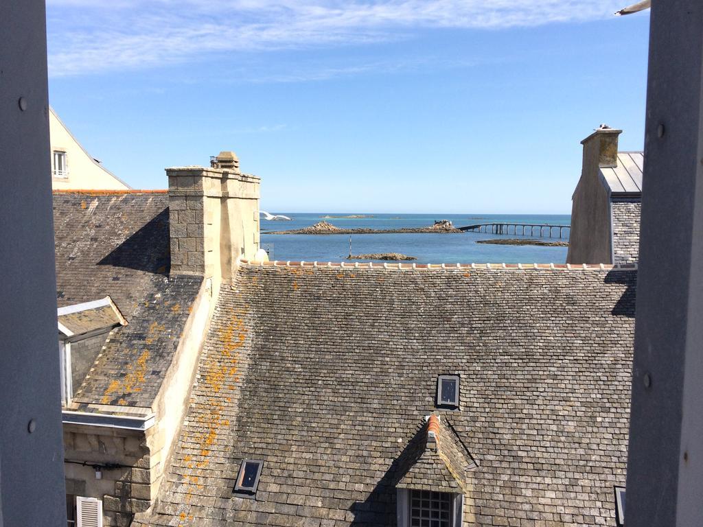 Logis Hotel Les Chardons Bleus Restaurant Le Bistrot De La Mer Roscoff Exterior photo