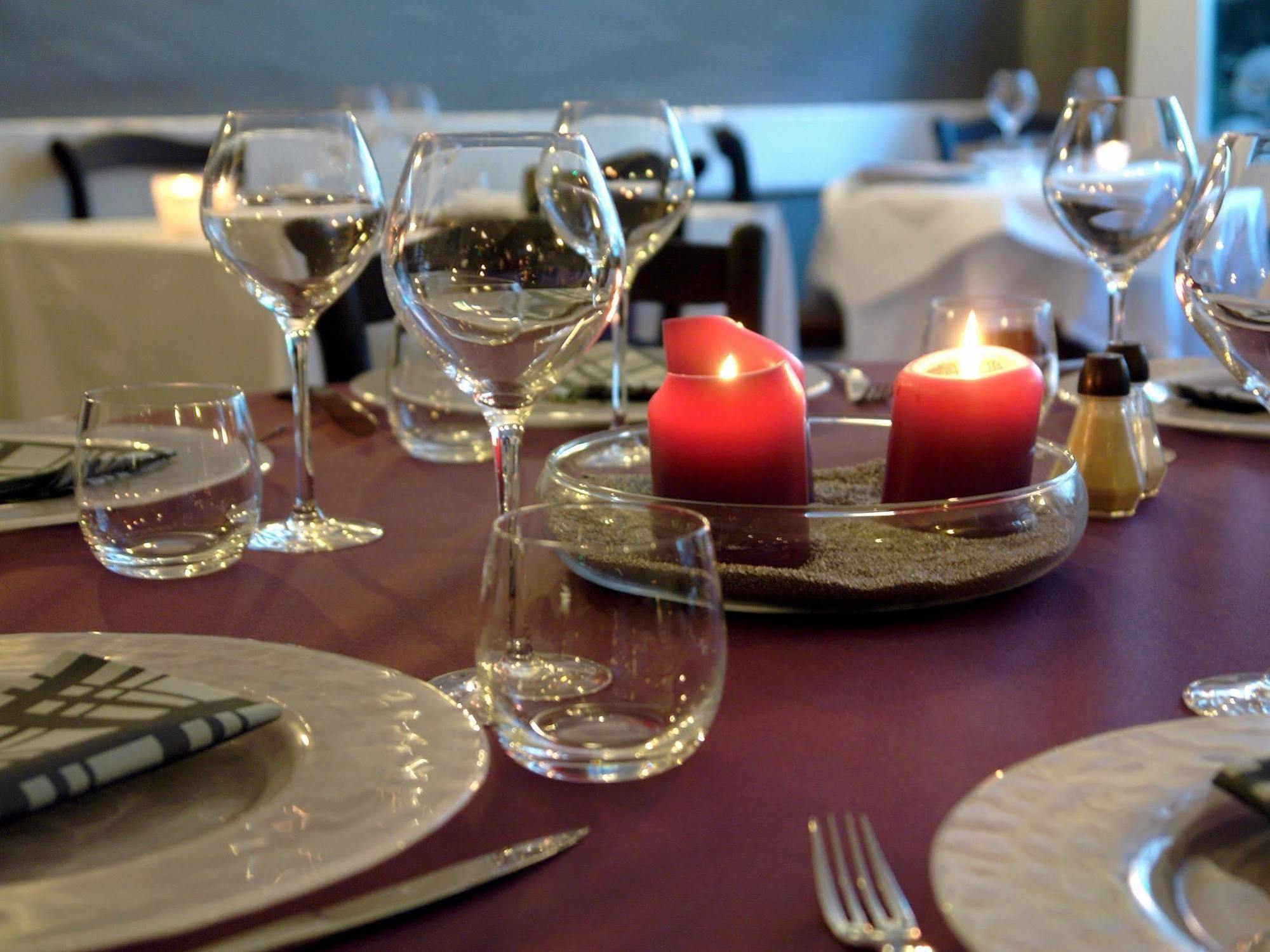 Logis Hotel Les Chardons Bleus Restaurant Le Bistrot De La Mer Roscoff Exterior photo